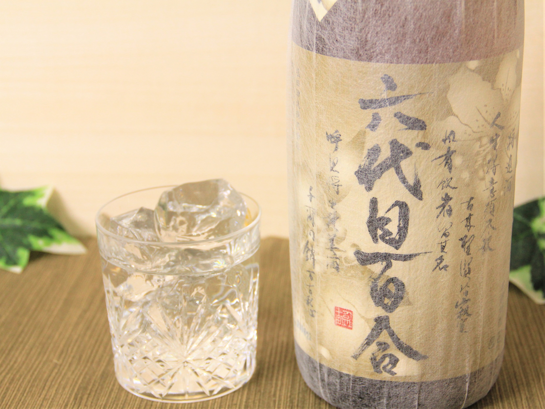 芋焼酎 六代目百合（ろくだいめゆり）35度 1800ml | kurukuru -  長距離デリバリー「クルクル」です。✓定価100円の商品を110円で✓配送専門業者が車で丁寧に✓２３区どこでも お届けします。